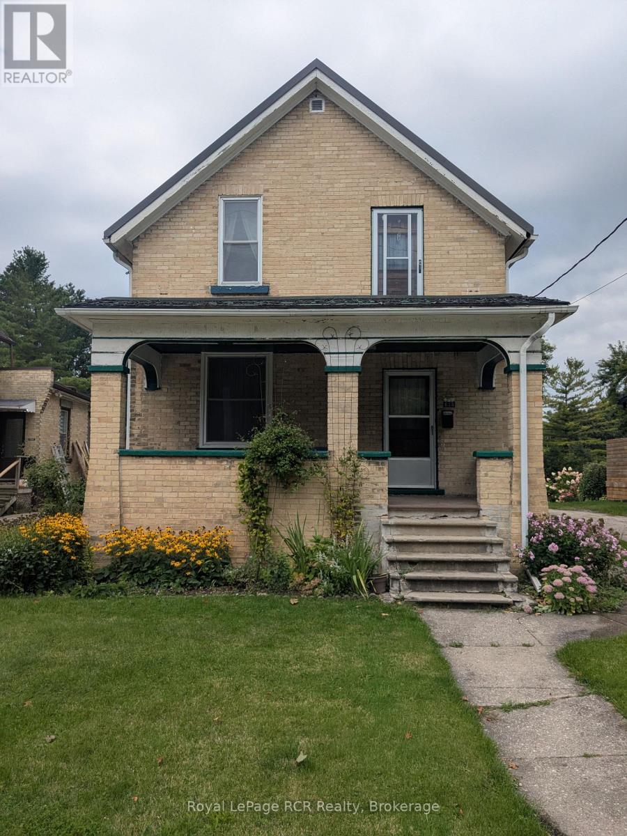 616 9th Avenue, Hanover, ON N4N 2M8