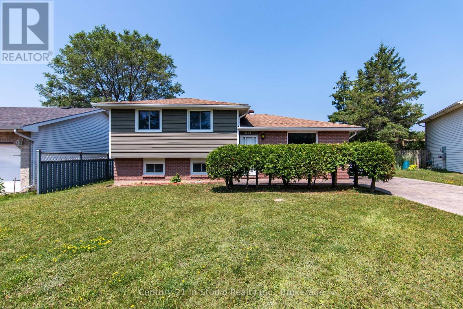 692 Johnston Cres, Kincardine, ON N2Z 1S4