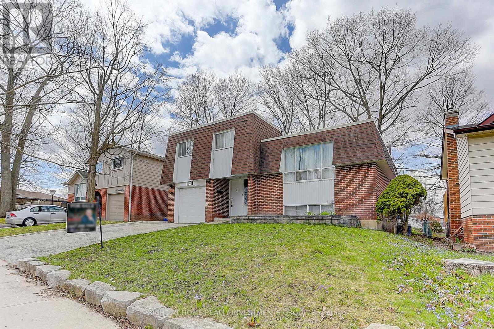 143 Springdale Dr, Barrie, ON L4M 4Y1