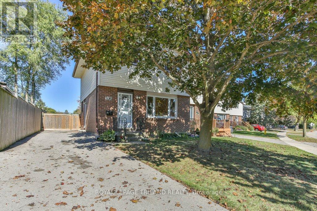 206 Admiral Dr, London, ON N5V 1H8