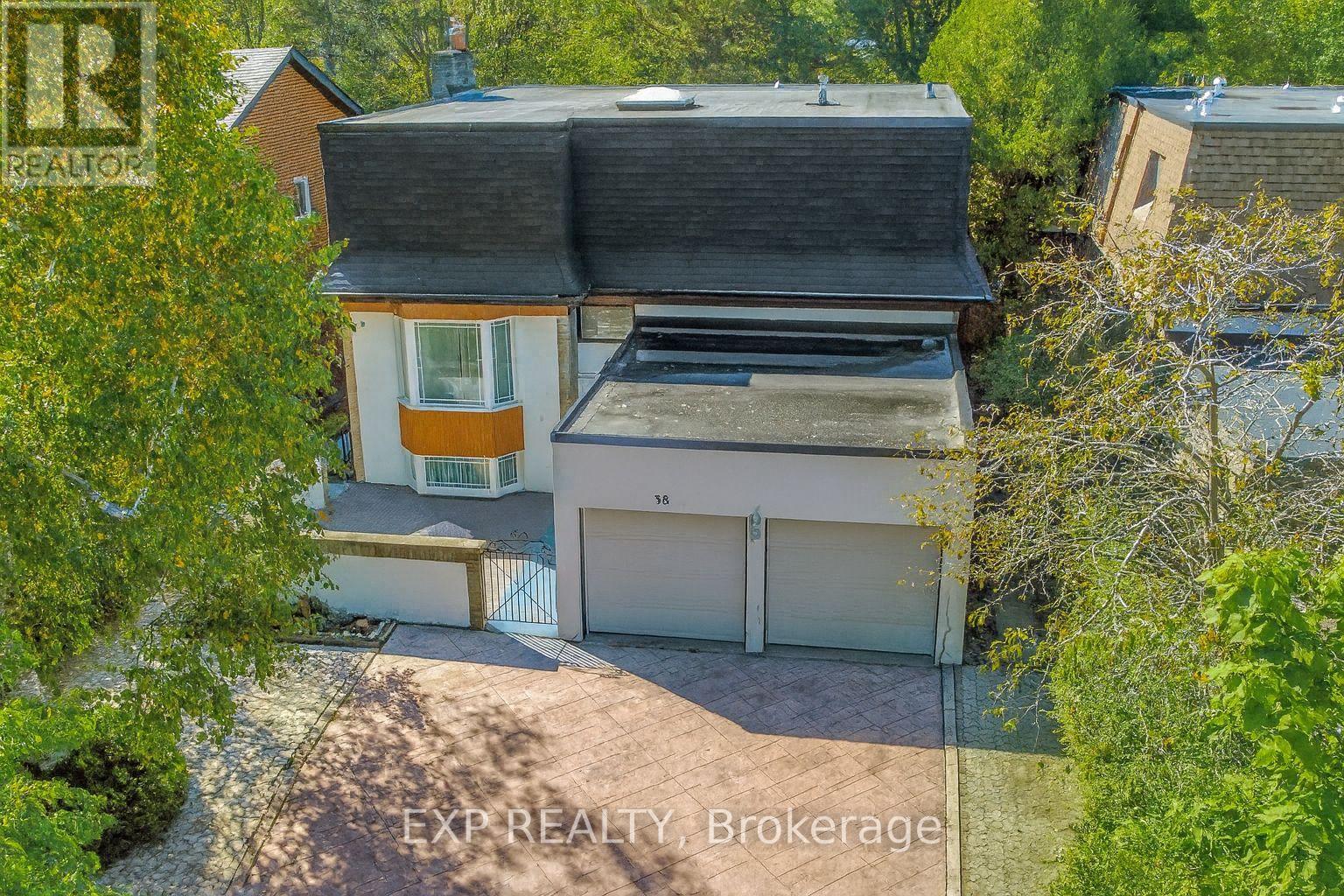 38 Tarbert Rd, Toronto, ON M2M 2Y2