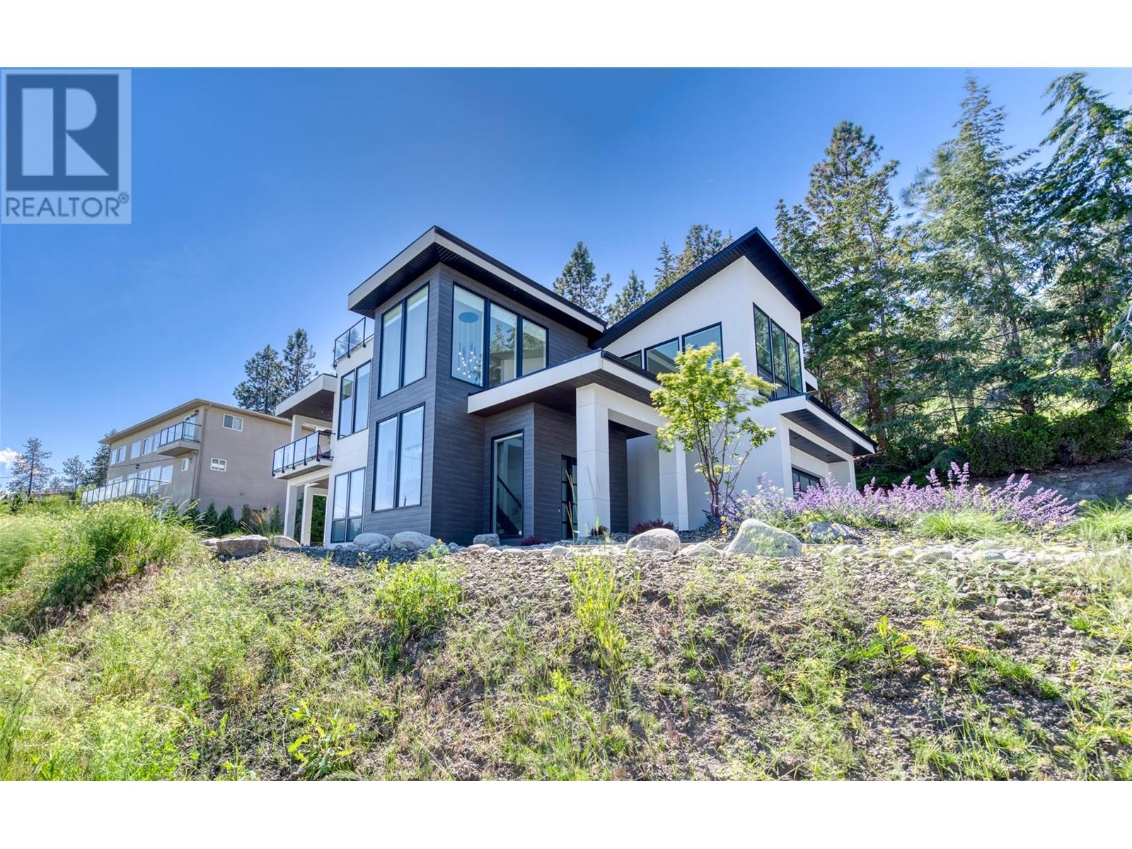 2672 Lakeridge Rd, West Kelowna, BC V1Z 1Y2