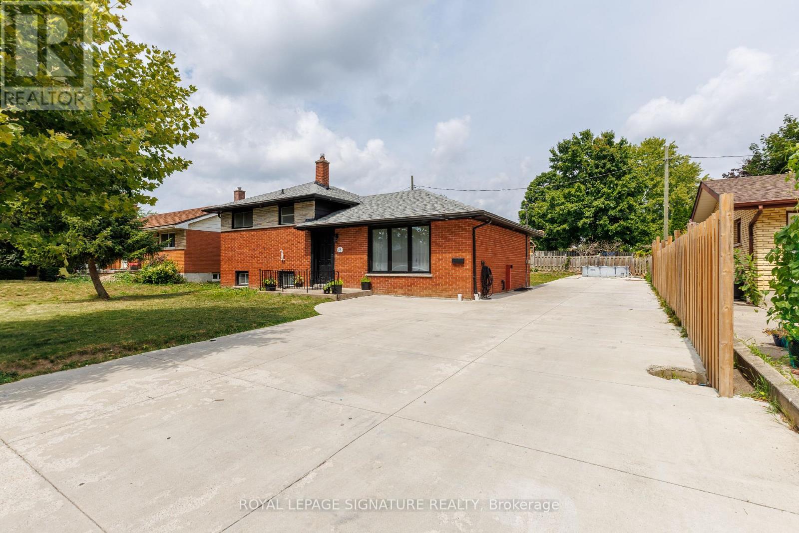 18 Silverdale Cres, London, ON N5Z 4A4
