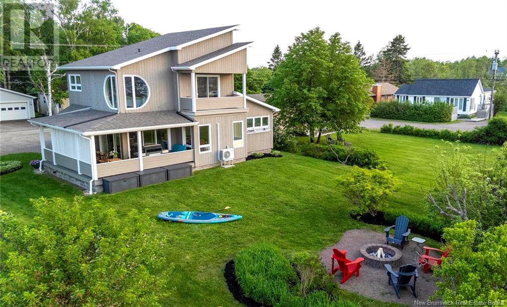 8 Vista St, Pointe-du-chne, NB E4P 5J5