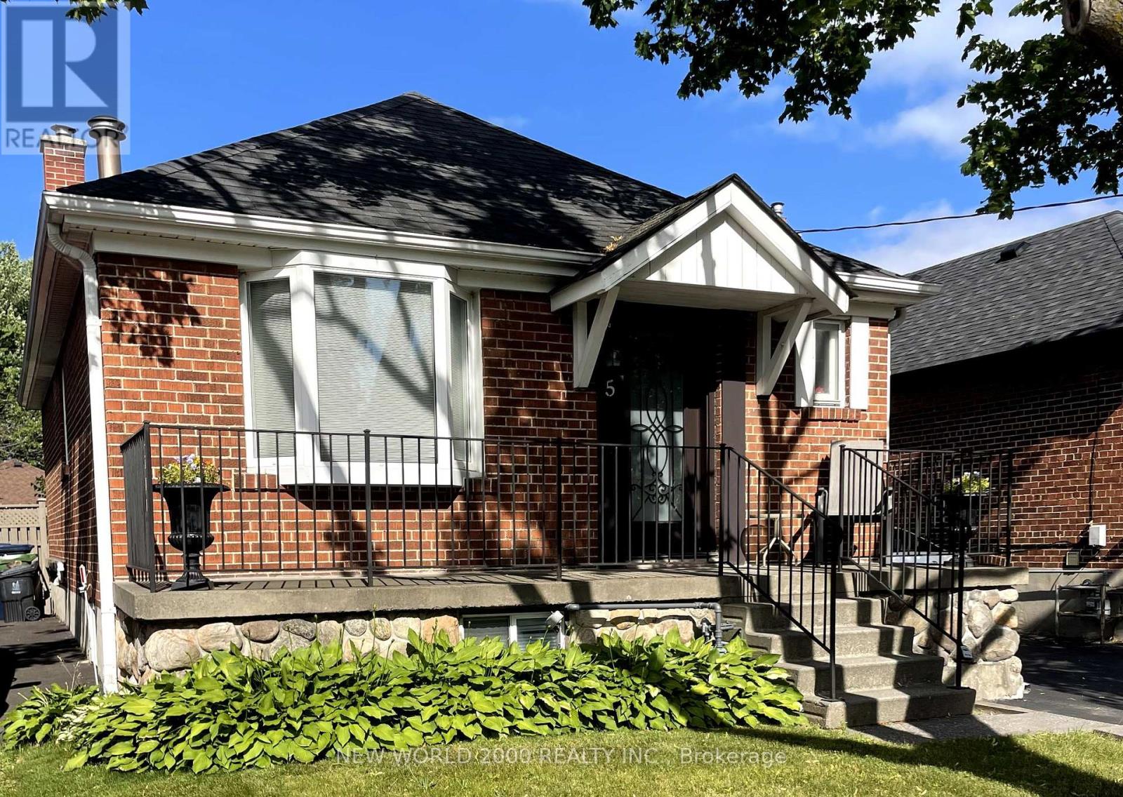 5 Parker Ave, Toronto, ON M8Z 4L6