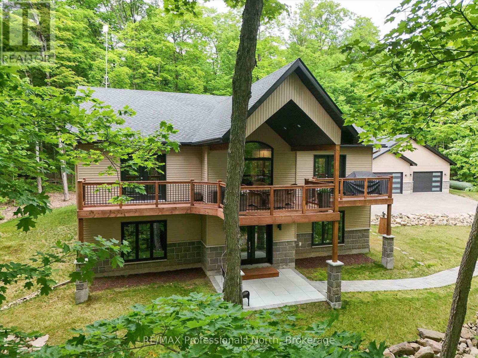 1333 Walker Lake Dr, Lake of Bays, ON P1H 2J6