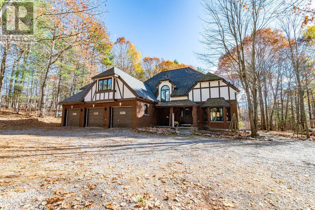 24 Rahns Rd, Laurentian Valley, ON K8A 0H8