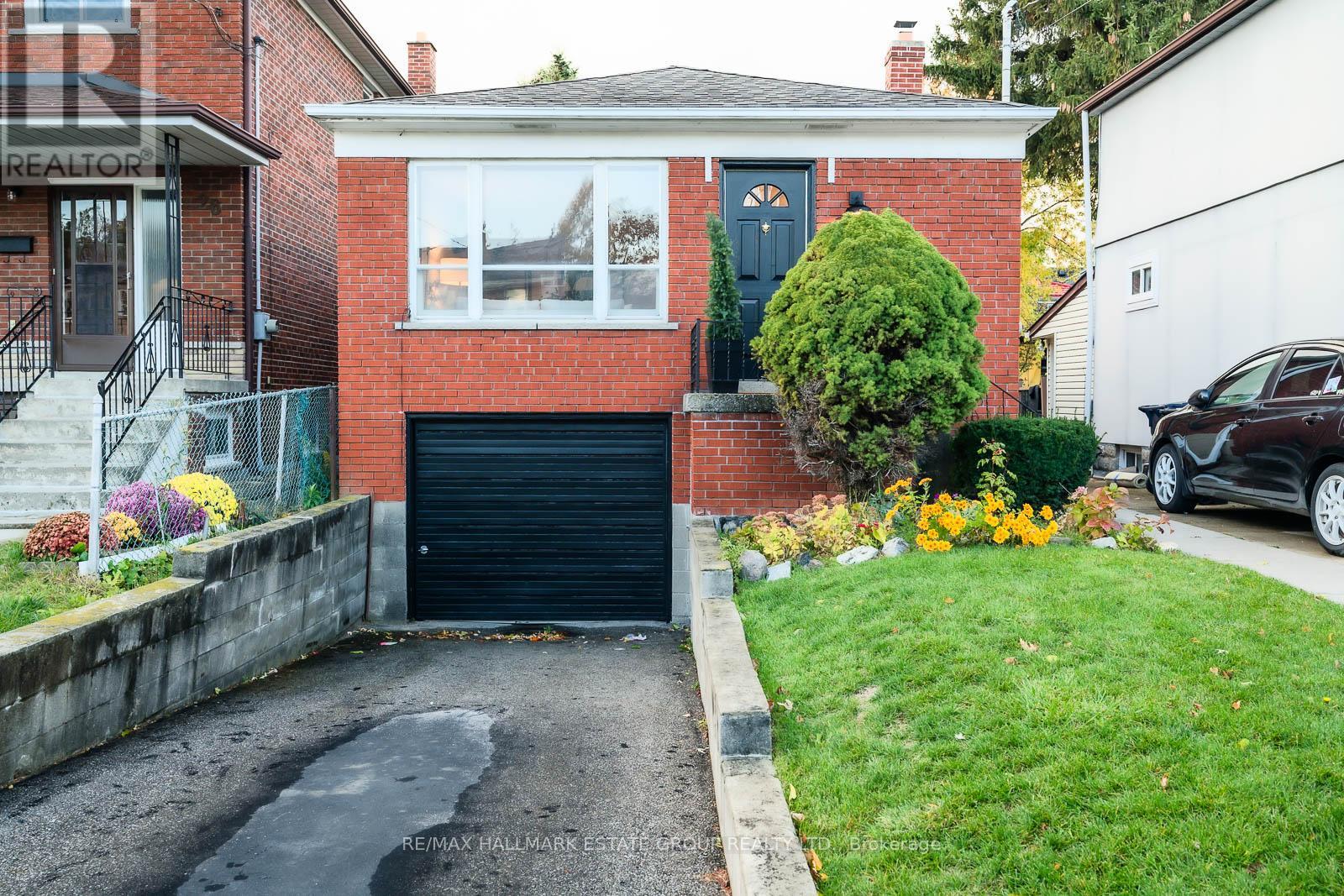 30 S Edgely Ave, Toronto Birchcliffe-cliffside, ON M1N 3K8