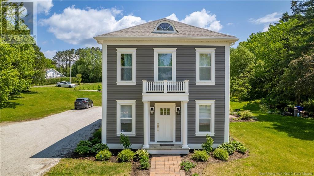 44 Riverview Ave, St George, NB E5C 3M6