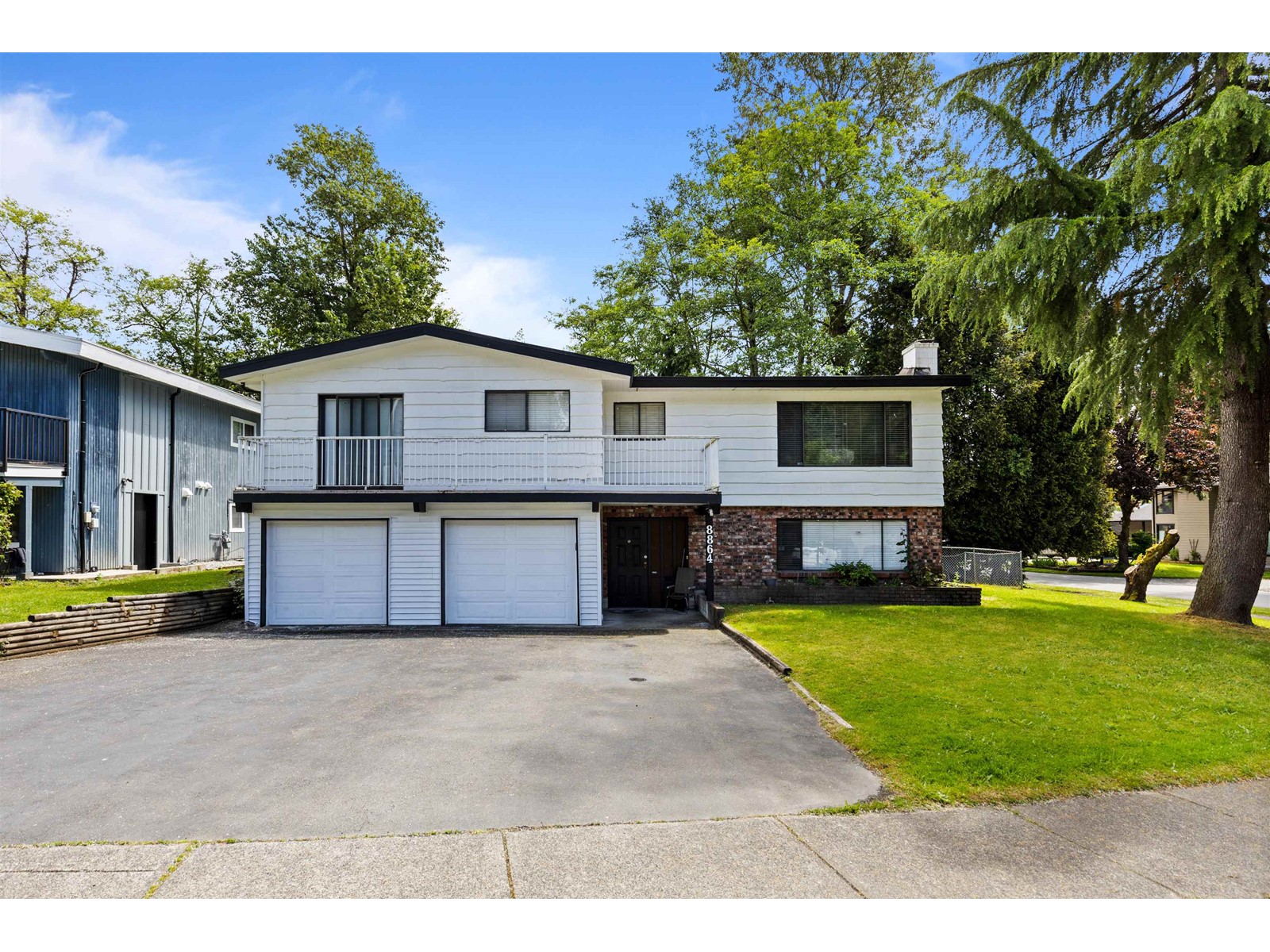 8864 Ursus Cres, Surrey, BC V3V 6L4