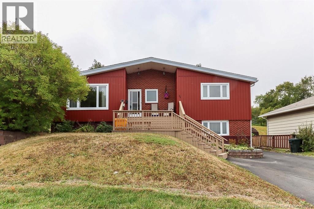 29 Wildwood St, Saint John, NB E2J 2V9