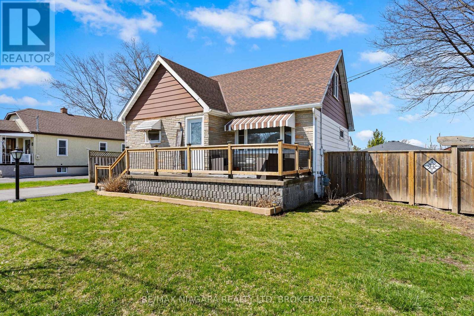 201 Knoll St, Port Colborne, ON L3K 5B4
