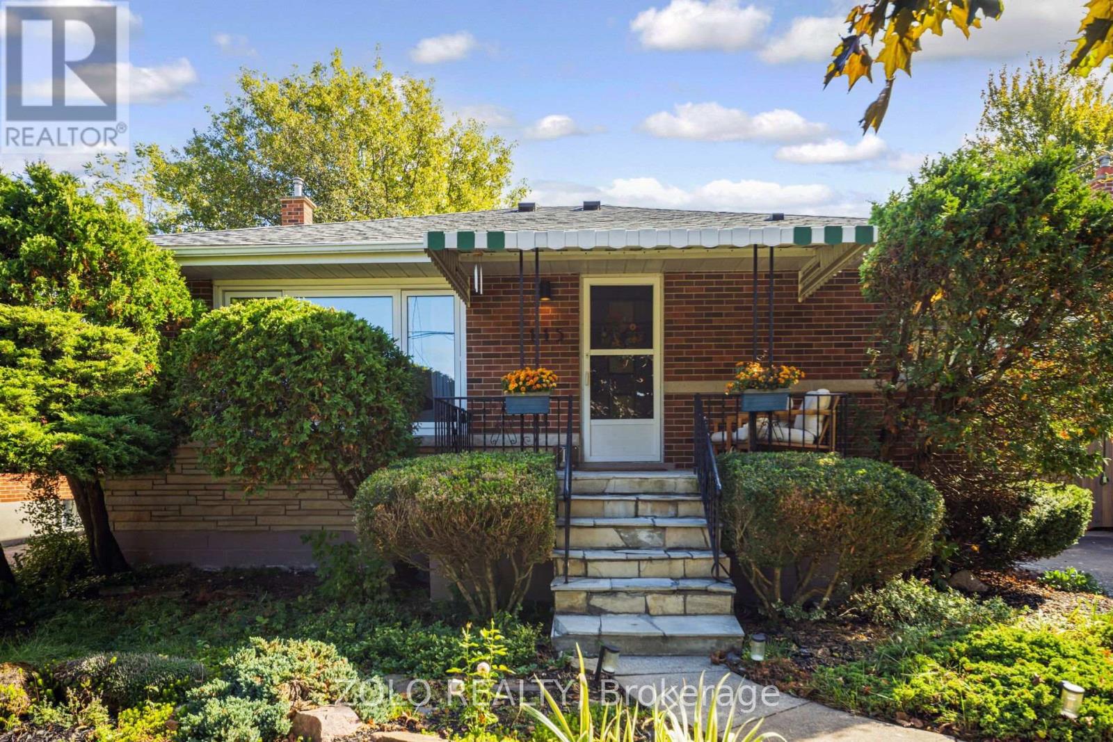 115 Welbourn Dr, Hamilton, ON L9A 3N5