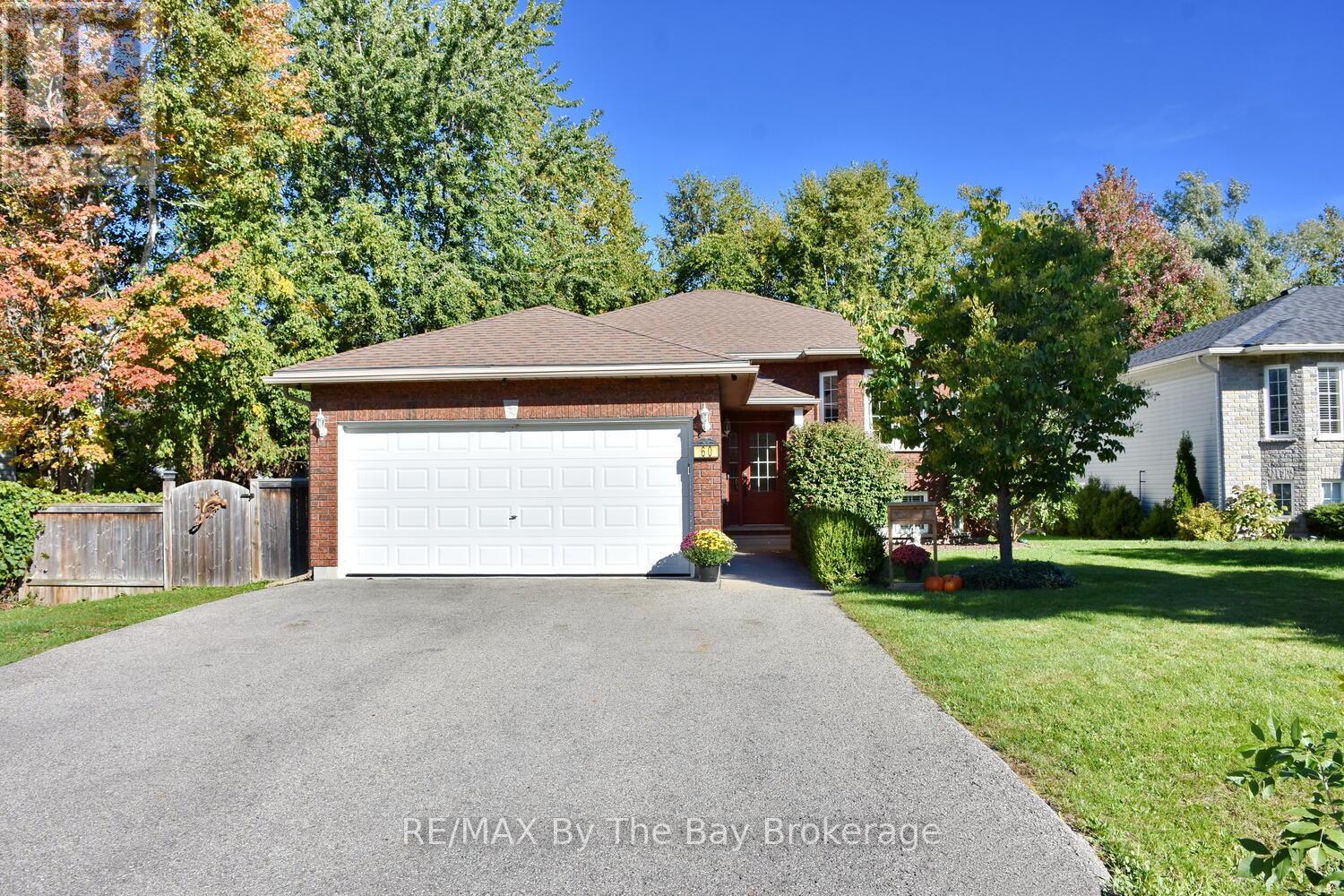 60 Caribou Trl, Wasaga Beach, ON L9Z 1H4