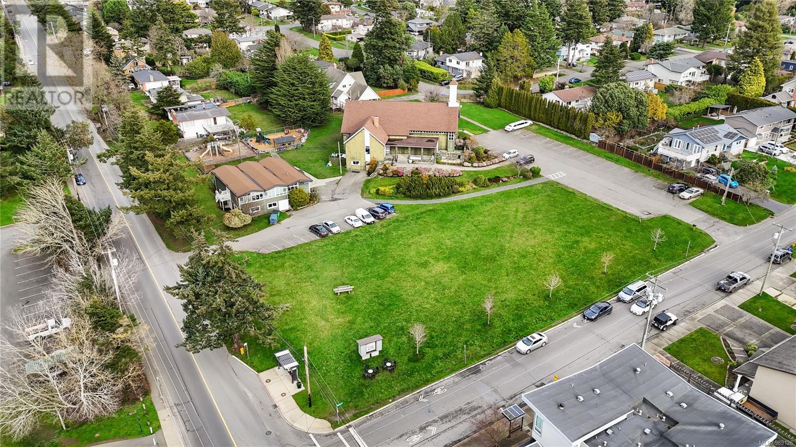1806 San Juan Ave, Saanich, BC V8N 2H9