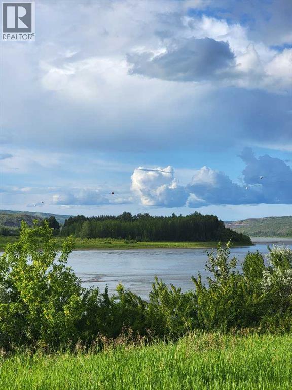 70 Ave 98 St, Peace River, AB T8S 1E3