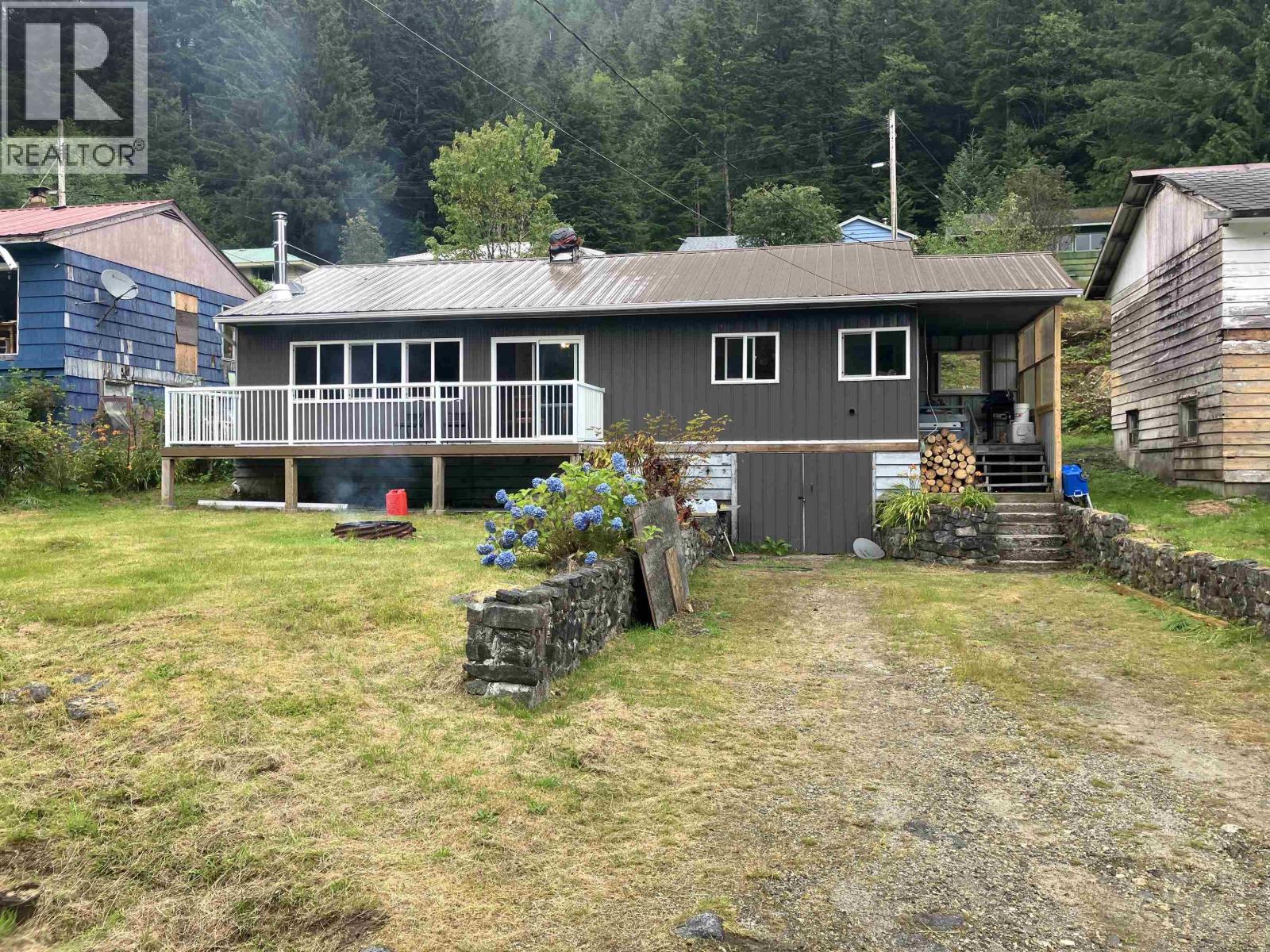 75 Highland Dr, Bella Coola, BC V0T 1P0