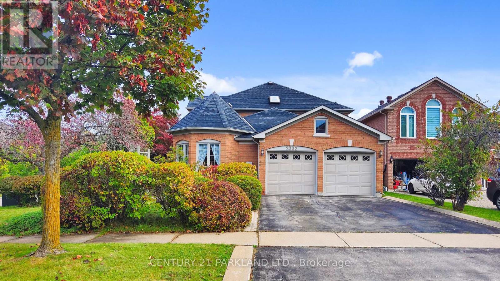 2332 Manor House Ct, Mississauga, ON L5M 5Y3