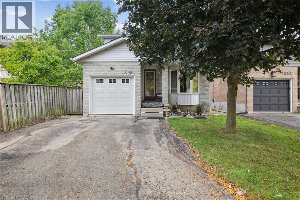 1582 Riley Ave, Burlington, ON L7M 3T6