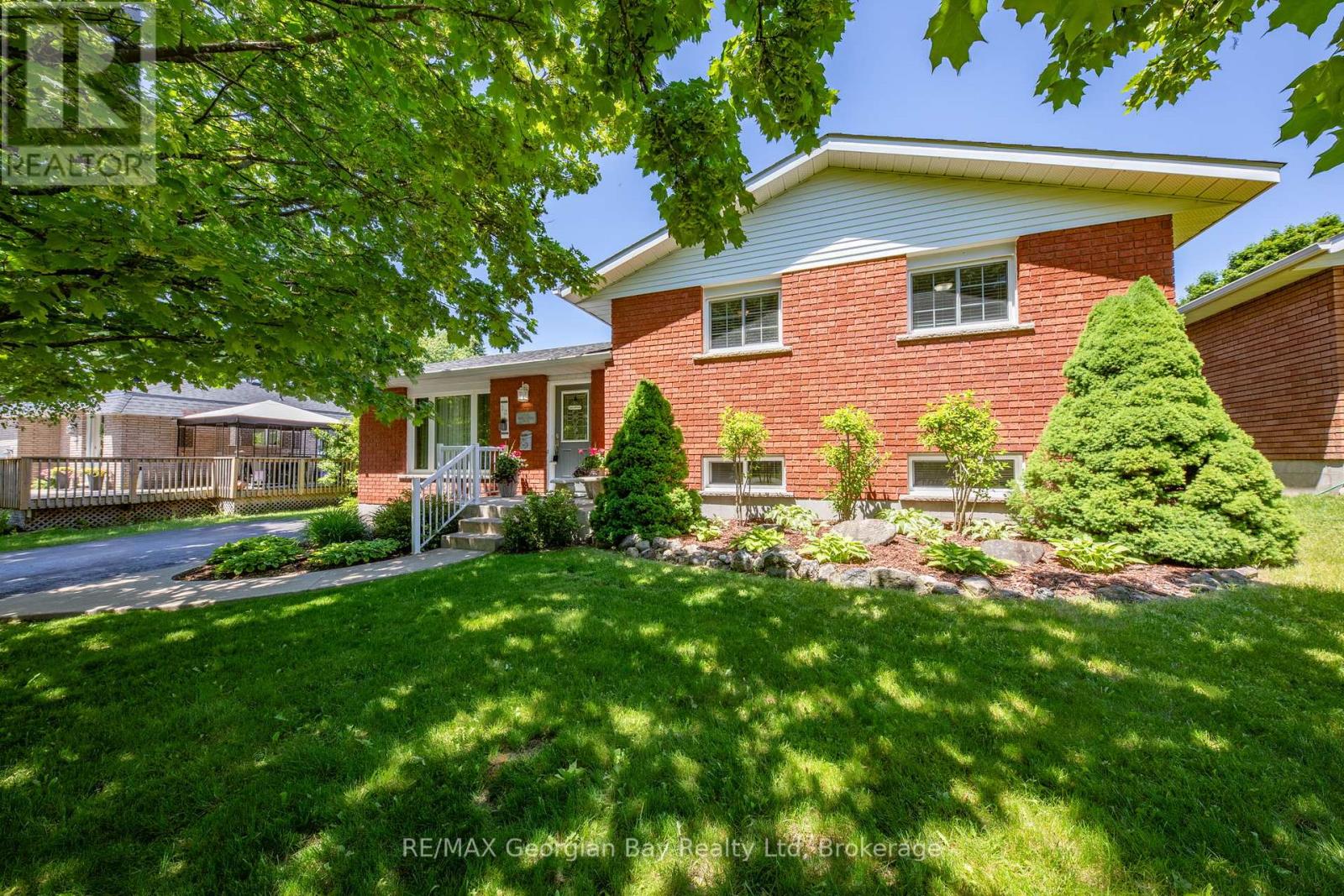 32 Bonaventure Pl, Penetanguishene, ON L9M 1J3