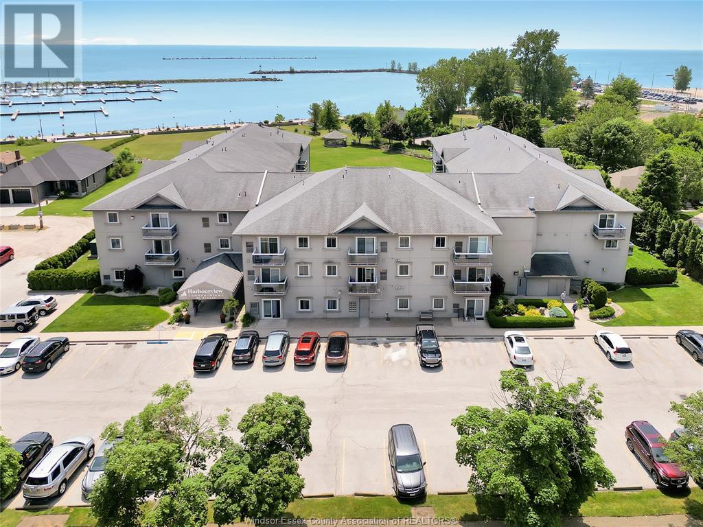 44 Robson Unit 216, Leamington, ON N8H 5E4