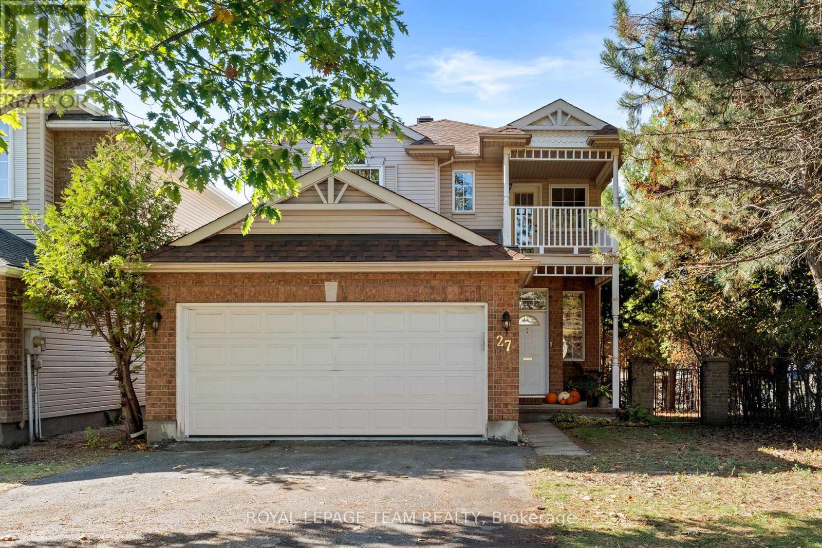 27 Evanshen Cres, Ottawa, ON K2K 2Z6
