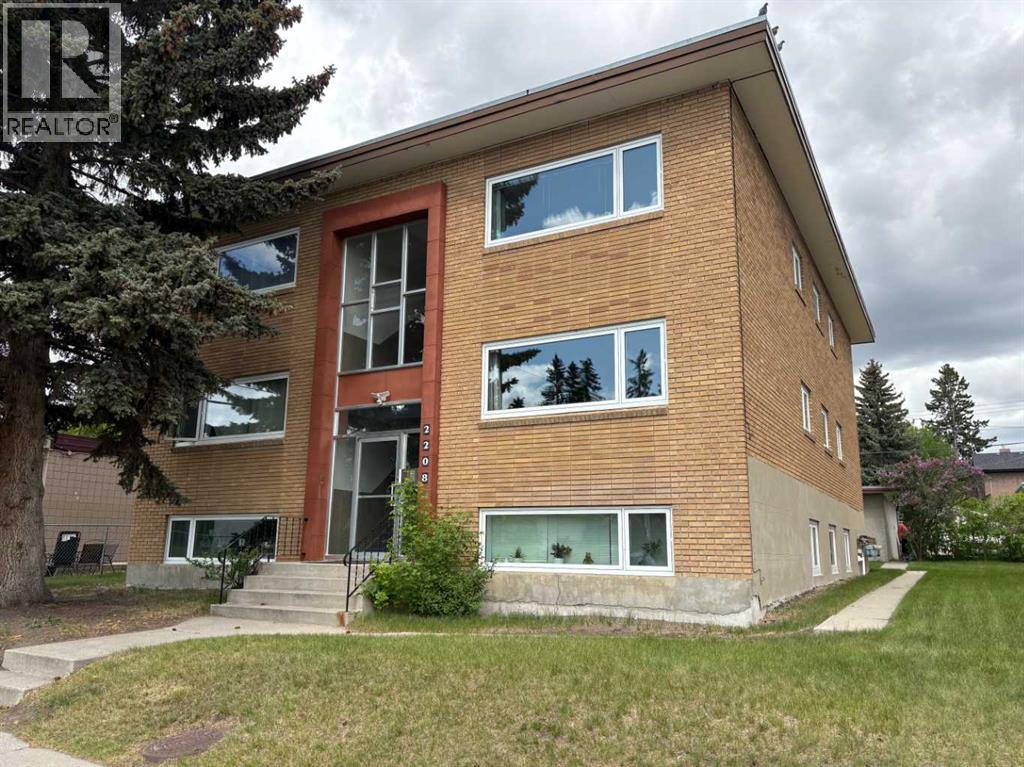2208 20 Avenue Northwest #1 6, Calgary, AB T2M 1J2