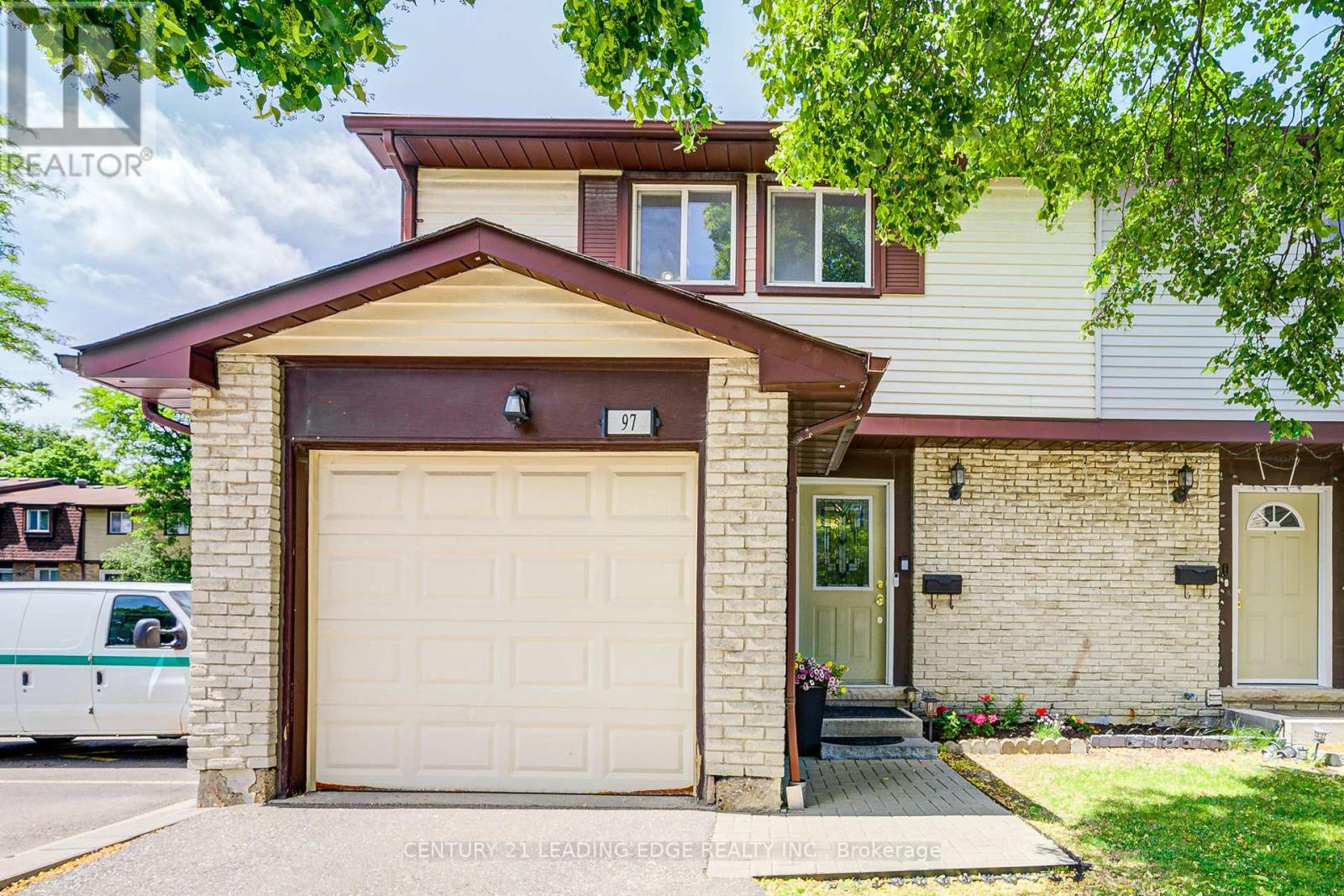 97 45 Hansen Rd, Brampton, ON L6V 3C5