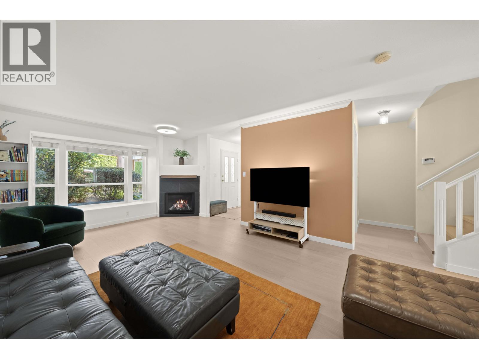 225 E 6th Street Unit 111, North Vancouver, BC V7L 1P4