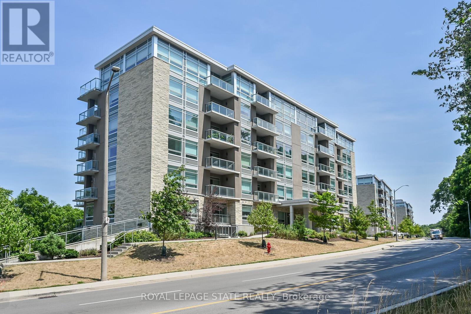 307 455 Charlton Ave E, Hamilton, ON L8N 0B2