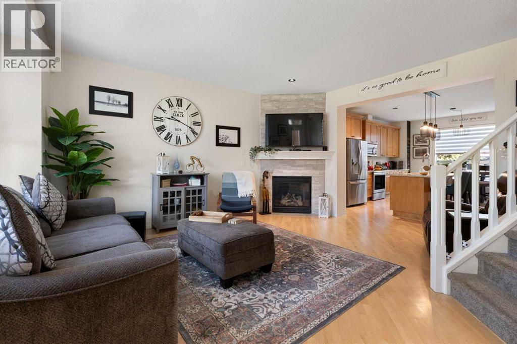 38 Prestwick Dr SE, Calgary, AB T2Z 4K8