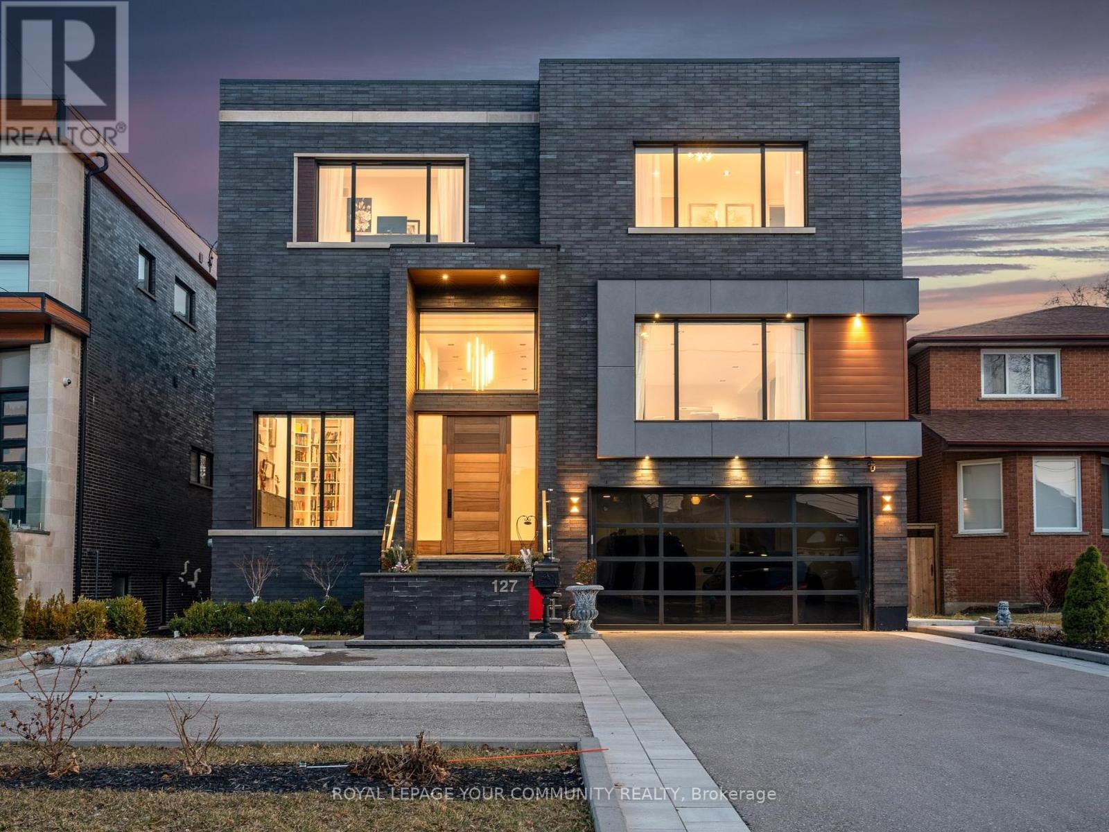 127 Elgin Mills Rd W, Richmond Hill, ON L4C 4M1
