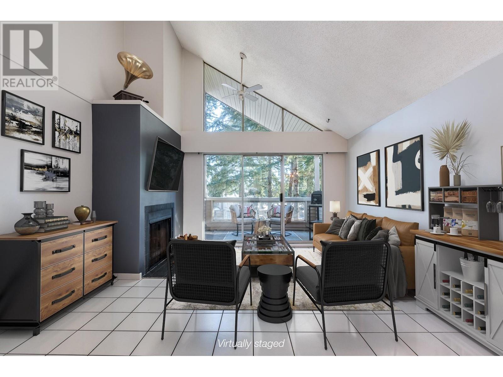 932 Robinson Street Unit 302, Coquitlam, BC V3J 7R8
