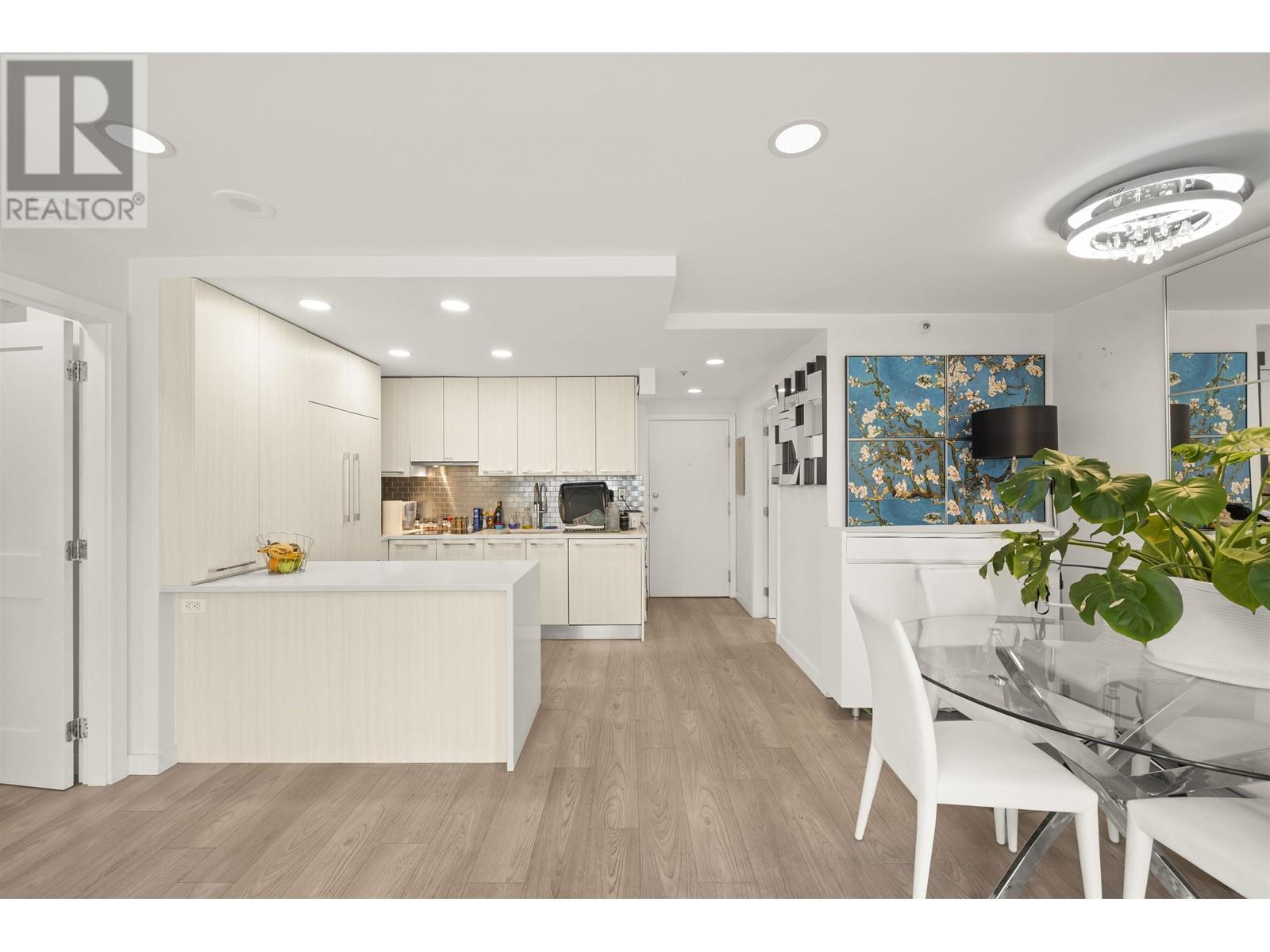 930 Cambie Street Unit 1205, Vancouver, BC V6B 5Y1