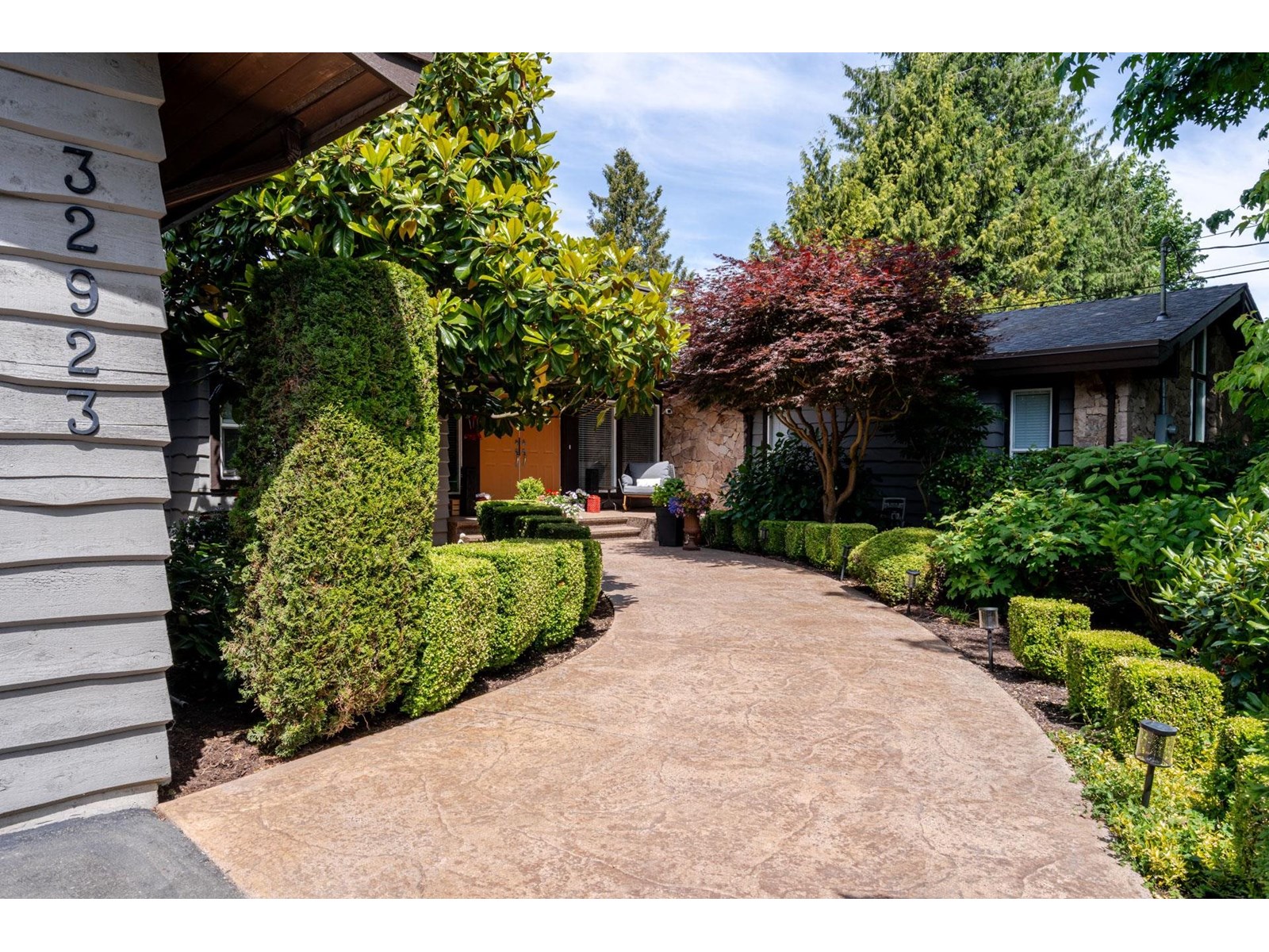 32923 Clayburn Rd, Abbotsford, BC V4X 1W7