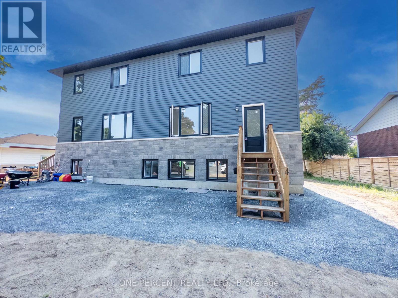 53 Lakeview Ave, Kingston, ON K7M 3T4