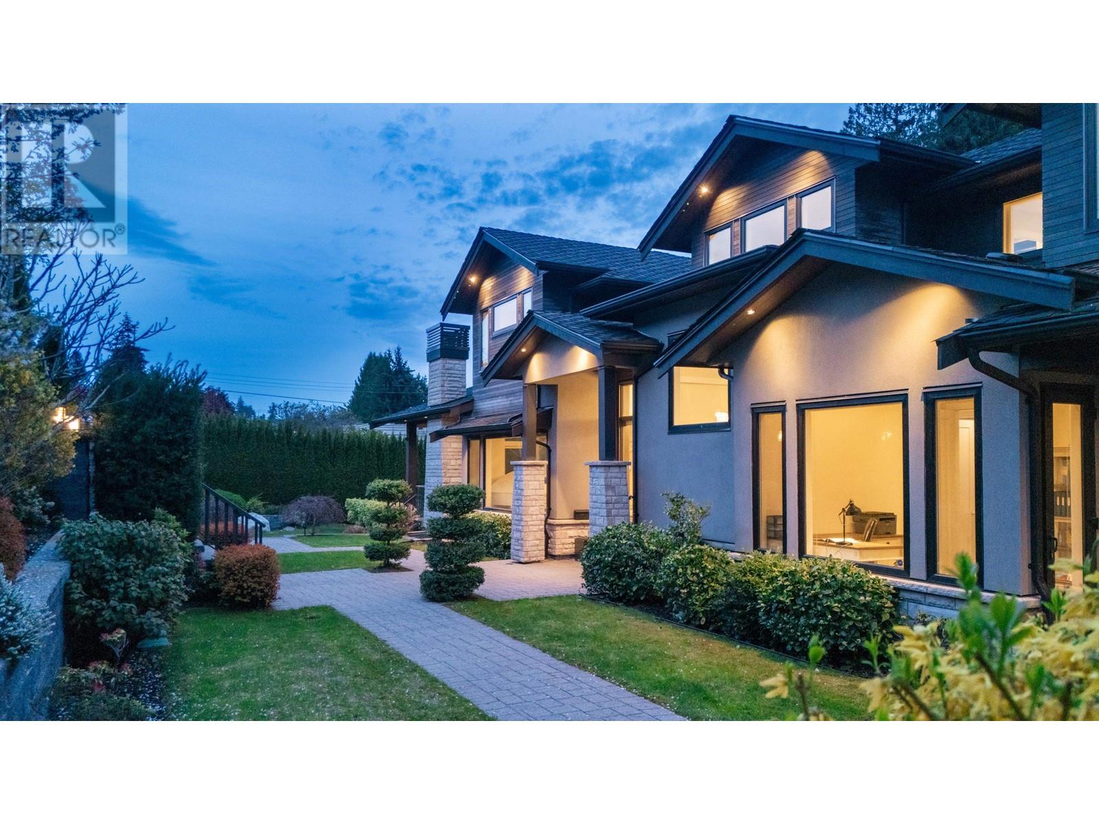2408 Mathers Ave, West Vancouver, BC V7V 2H8