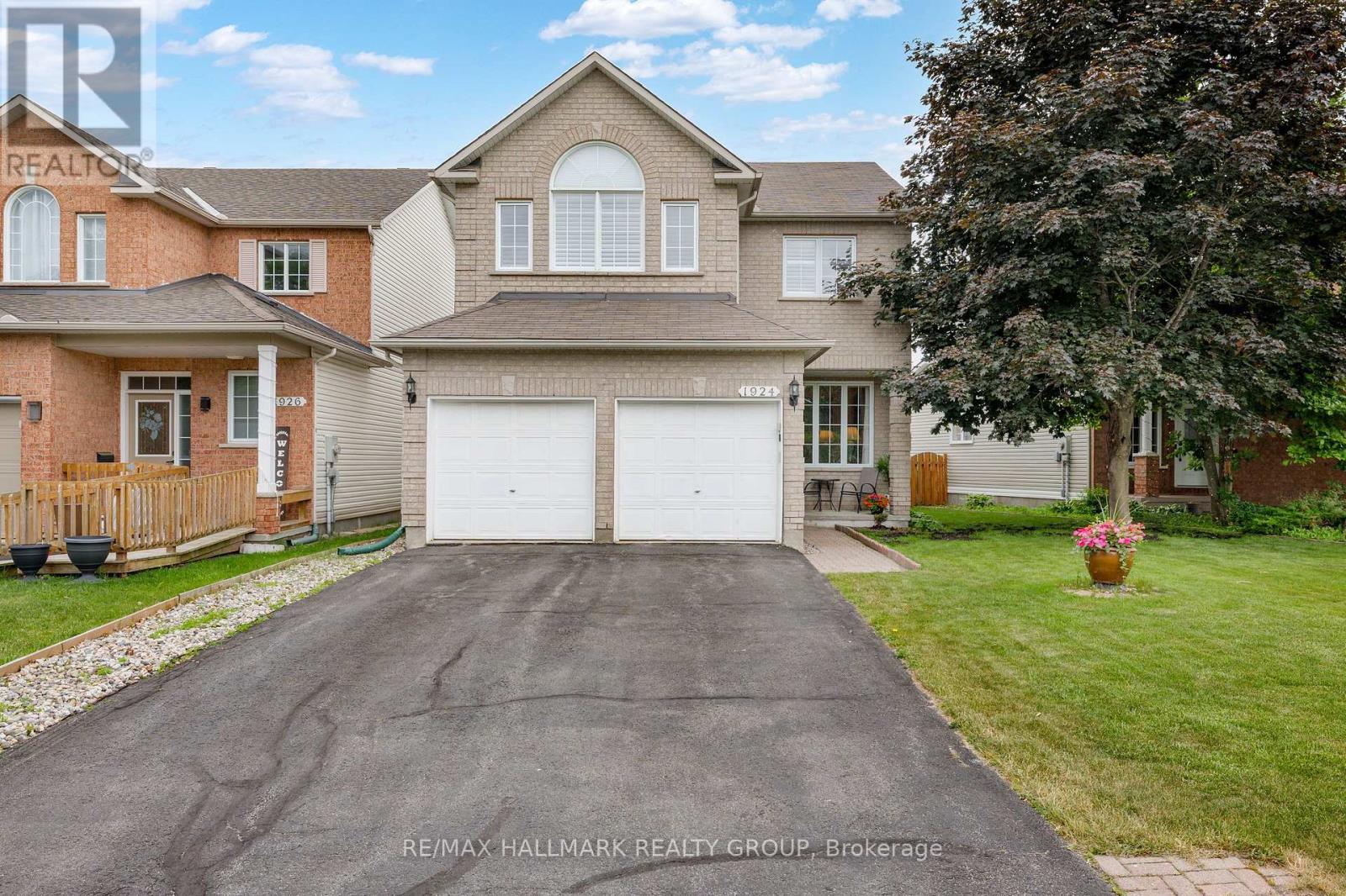 1924 Lobelia Way, Ottawa, ON K4A 4R1