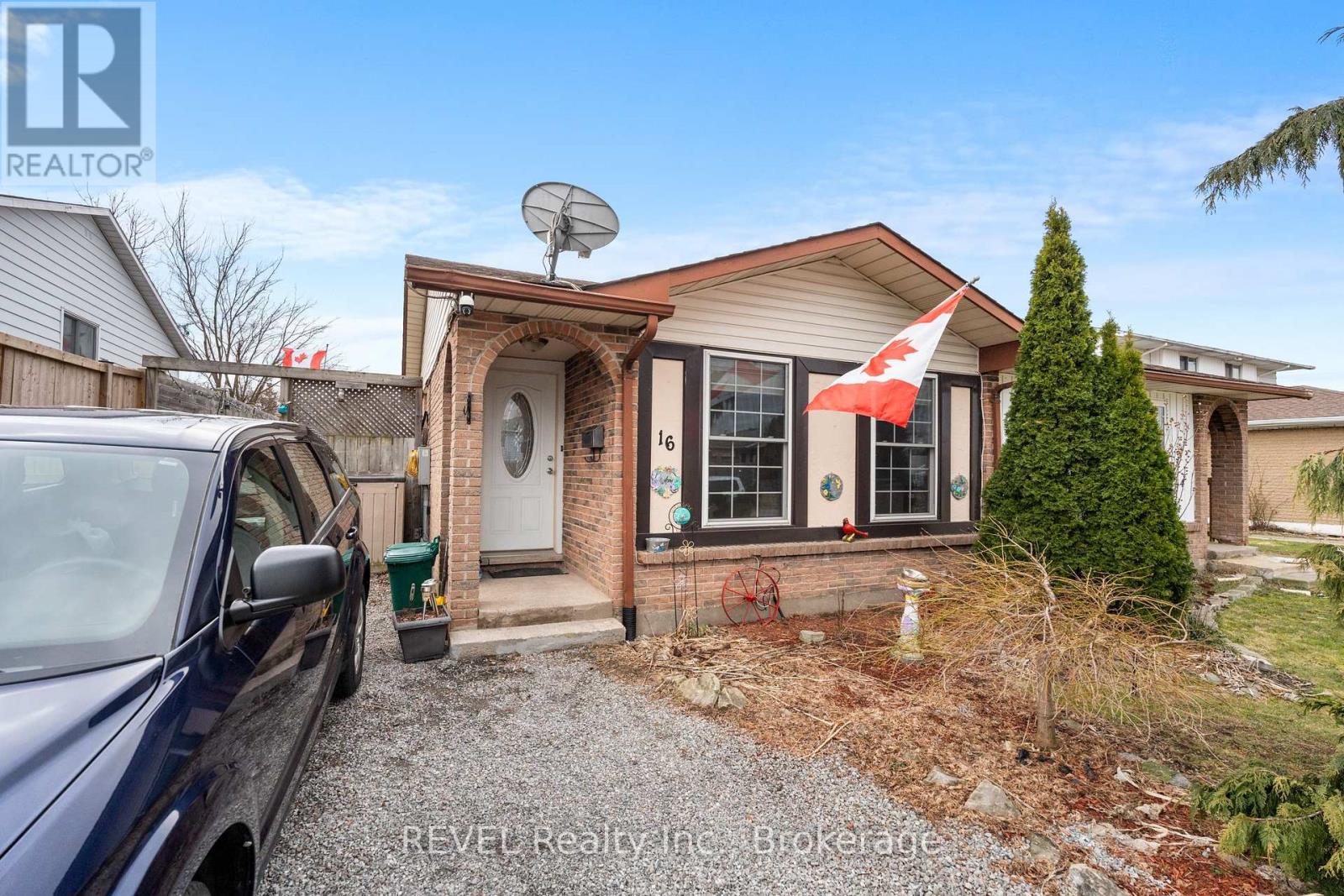 16 Dodds Ct, Fort Erie, ON L2A 5Z2