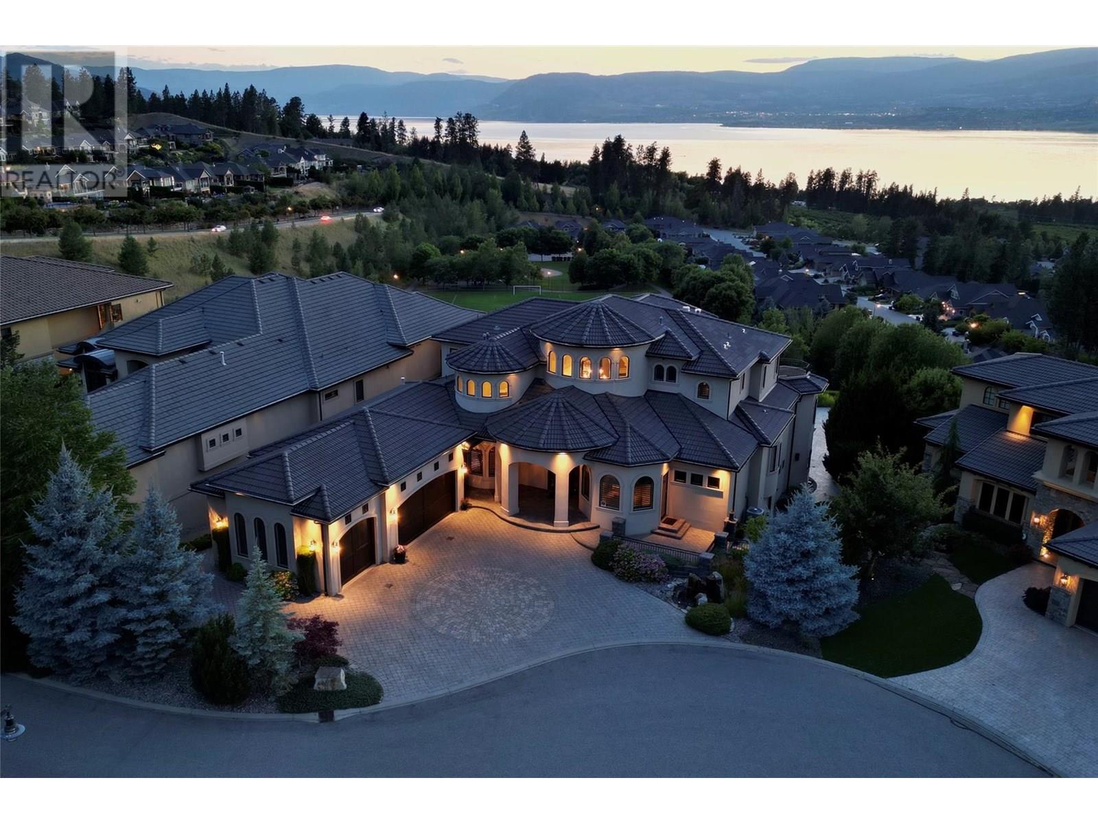 4860 Tuscany Ln, Kelowna, BC V1W 5H3