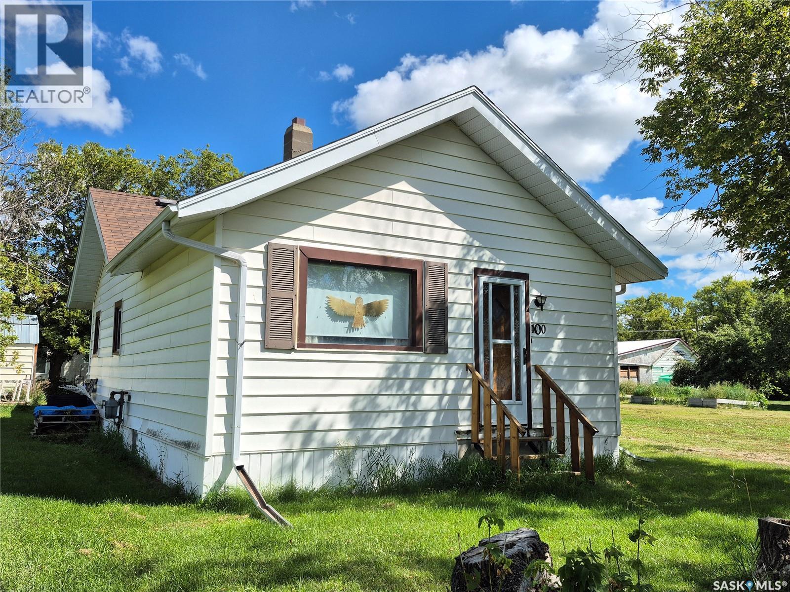100 3rd Street West, Bengough, SK S0C 0K0