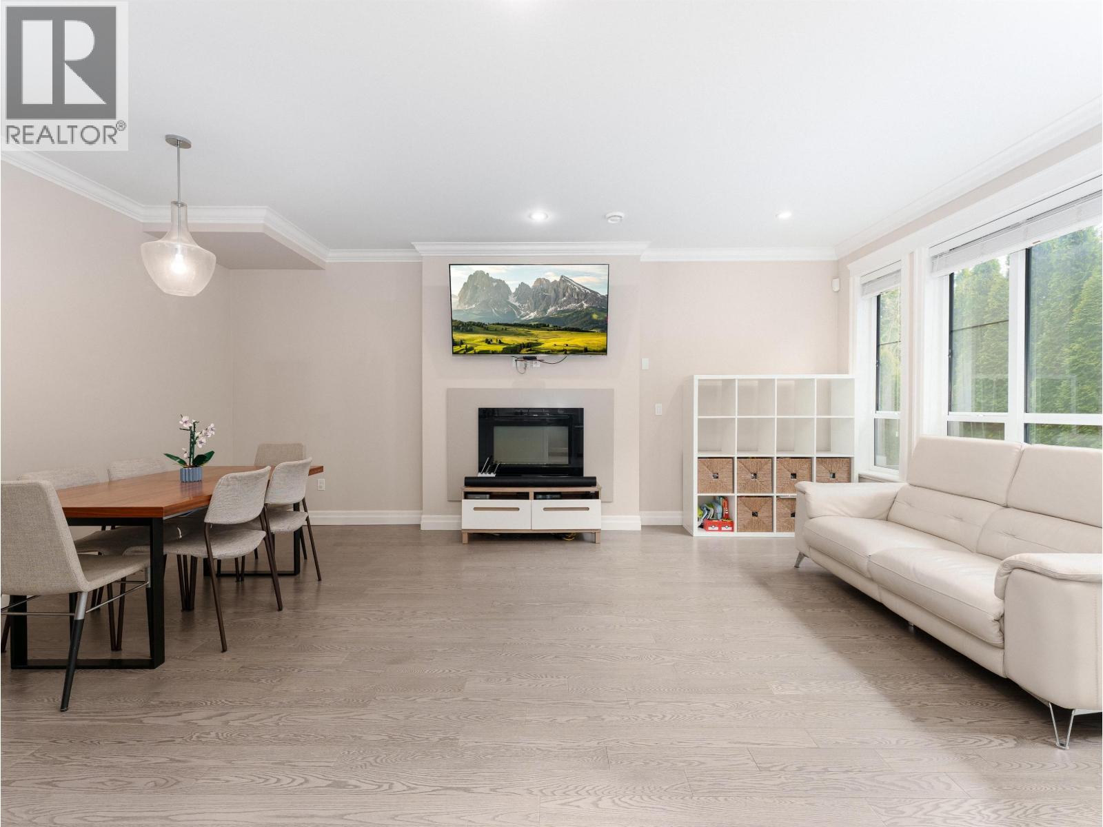 8600 No 2 Road Unit 3, Richmond, BC V7C 3M5
