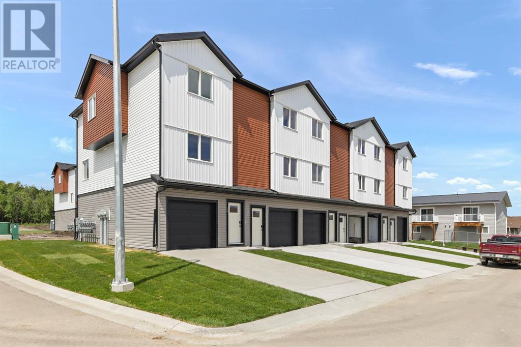 9 Park Ln, Didsbury, AB T0M 0W0