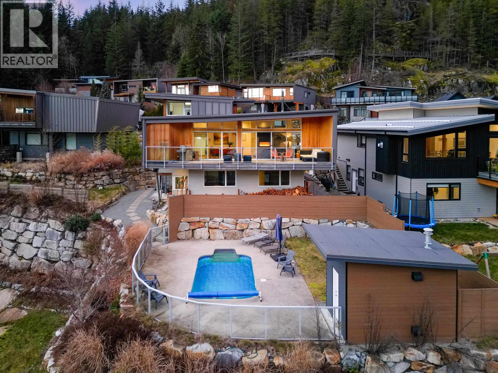 38555 Sky Pilot Dr, Squamish, BC V8B 0T6