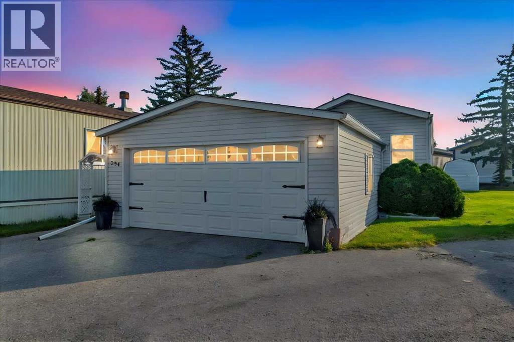 294 Burroughs Cir NE, Calgary, AB T1Y 6K3