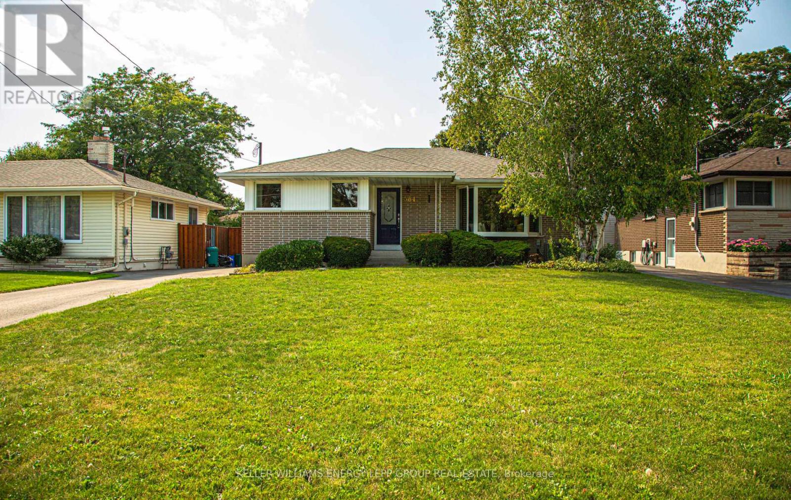 564 Central Park Blvd N, Oshawa, ON L1G 6A4