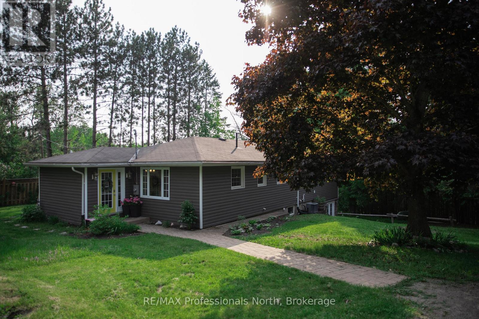 22 Robert Dr, Faraday, ON K0L 1C0