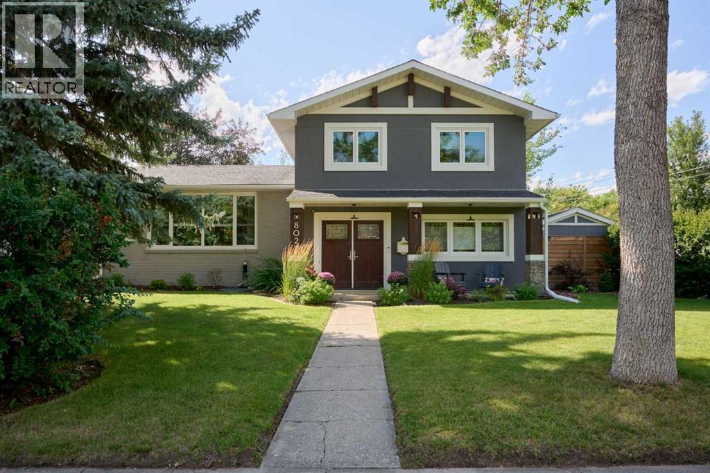 8027 Churchill Dr SW, Calgary, AB T2V 2S5
