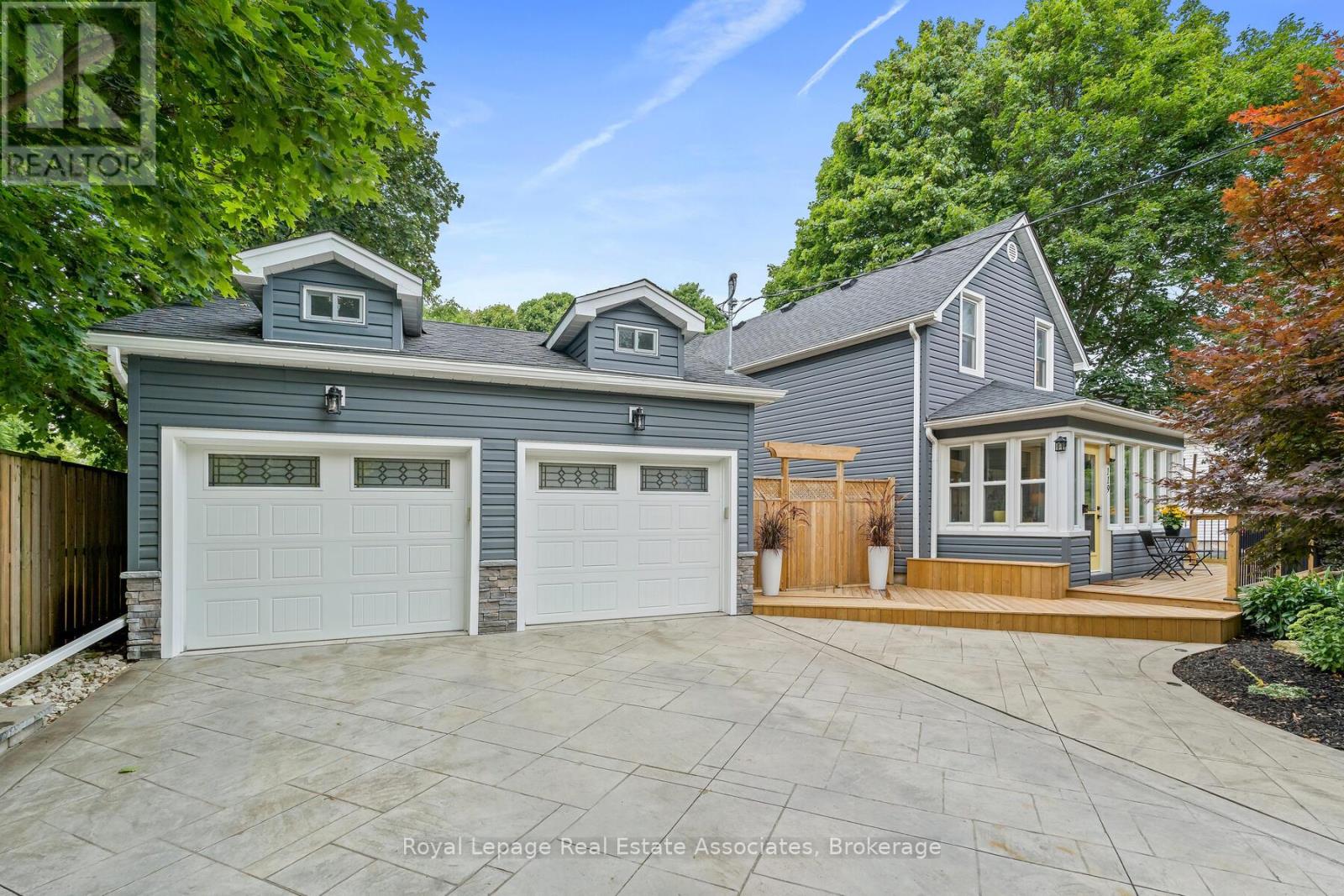 119 Crescent St, Halton Hills, ON L7J 2E1