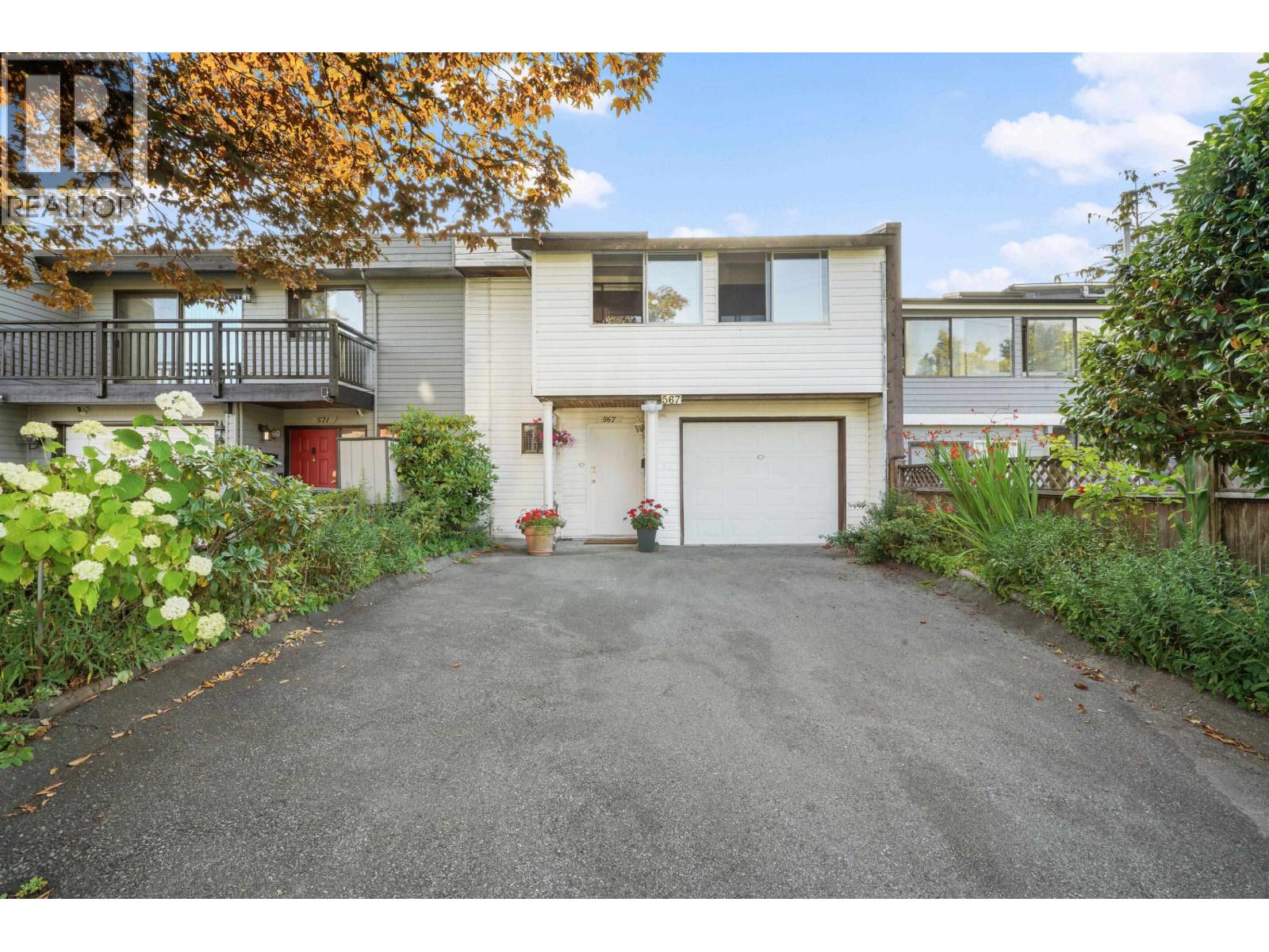 567 Clare Ave, Burnaby, BC V5B 4L3